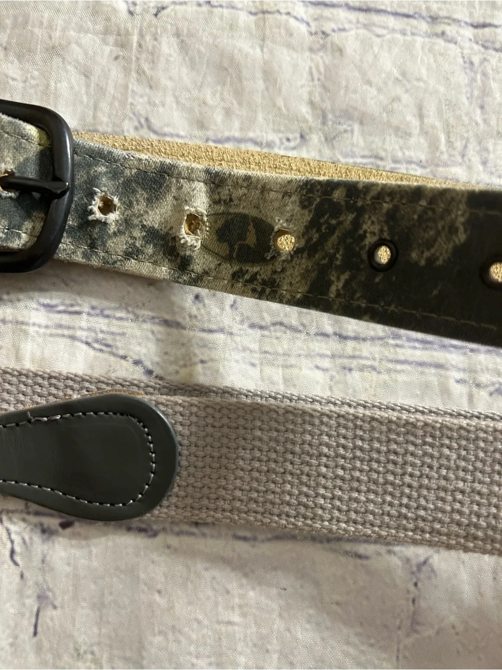 MOSSY OAK CAMOUFLAGE CLOTH BELT AND VTG CINTAS BEIGE WEB BELT ADJUSTABLE